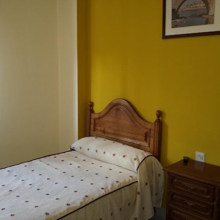 Hostal Atila Ricobayo Buitenkant foto