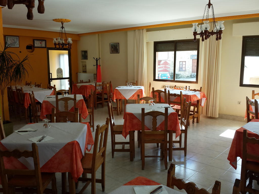 Hostal Atila Ricobayo Buitenkant foto