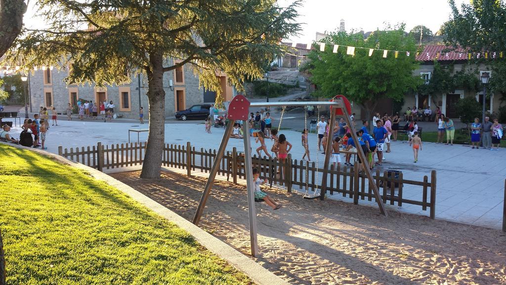 Hostal Atila Ricobayo Buitenkant foto