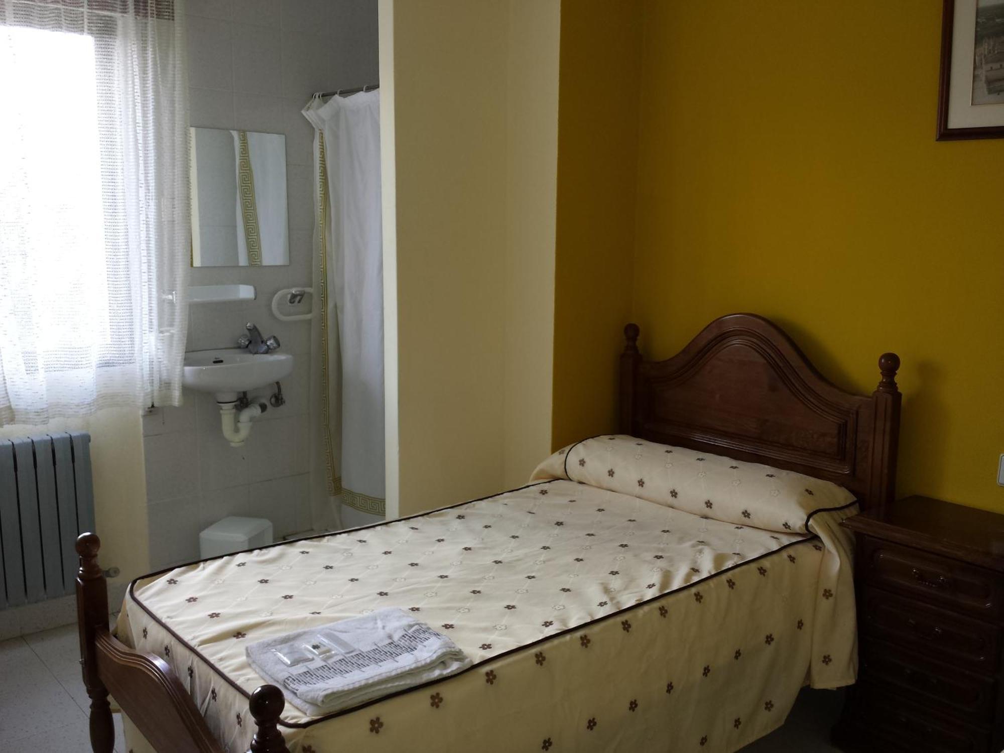 Hostal Atila Ricobayo Buitenkant foto
