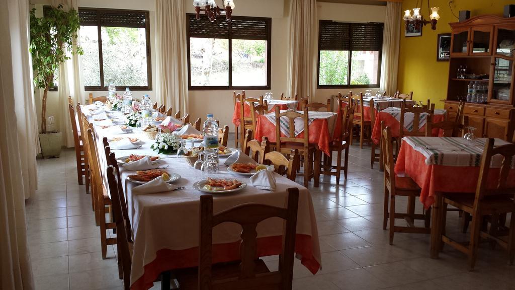 Hostal Atila Ricobayo Buitenkant foto